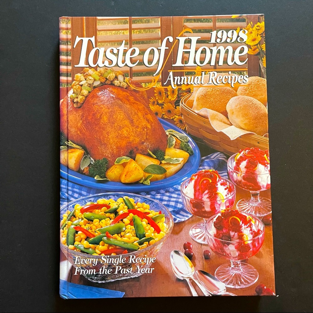 VTG 1998 Taste Of Home Annual Recipes, Hardcover Cookbook